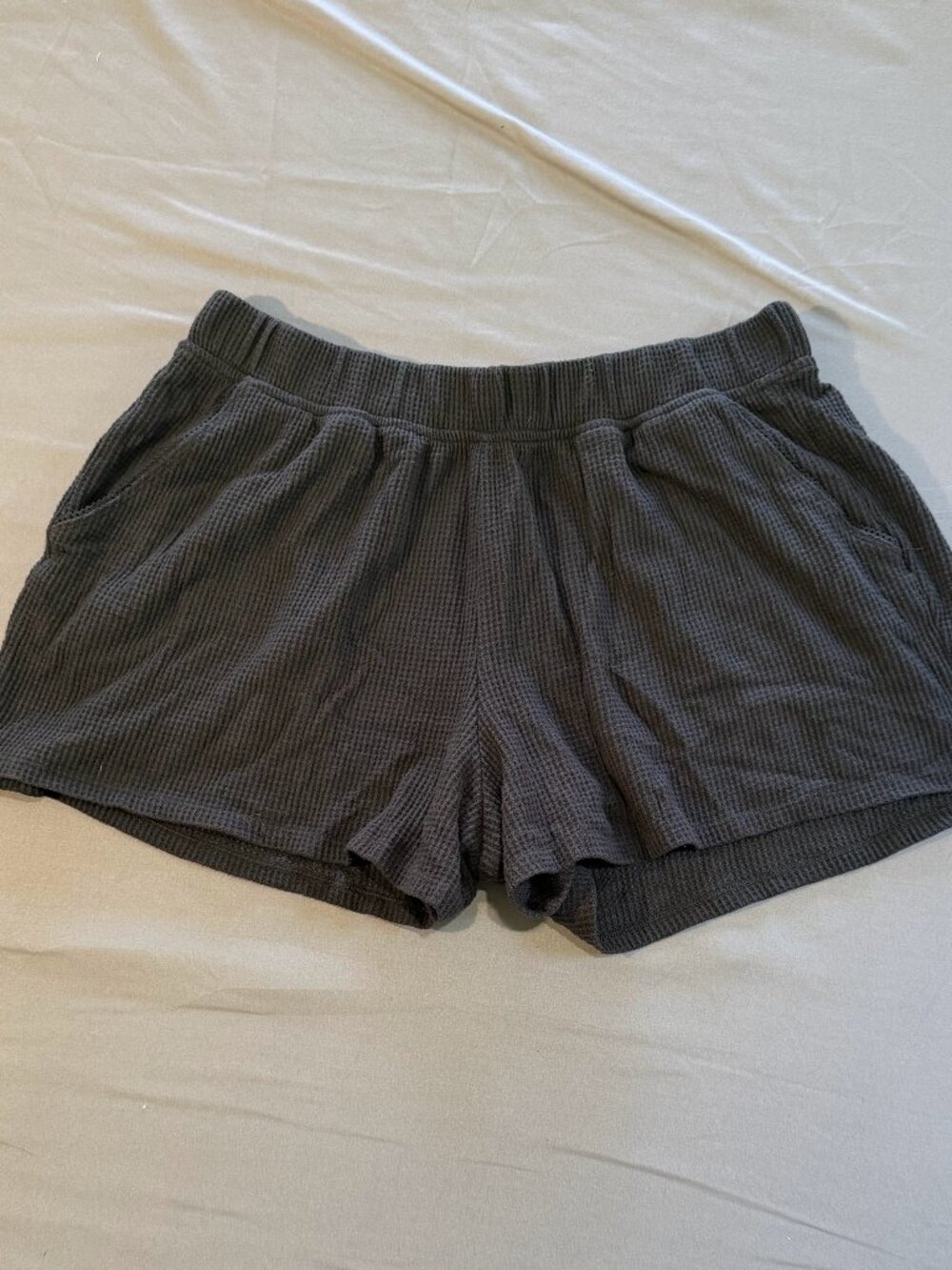 Aerie Women's Dark Gray Relaxed Lounge Sleep Shorts Size Large With Pockets EUC